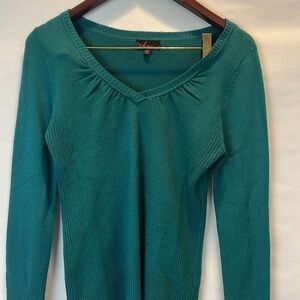 Takeout Green V Neck Sweater​